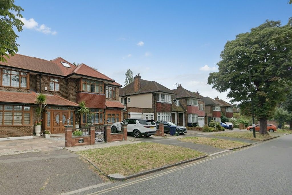 Property photo 1 of 2