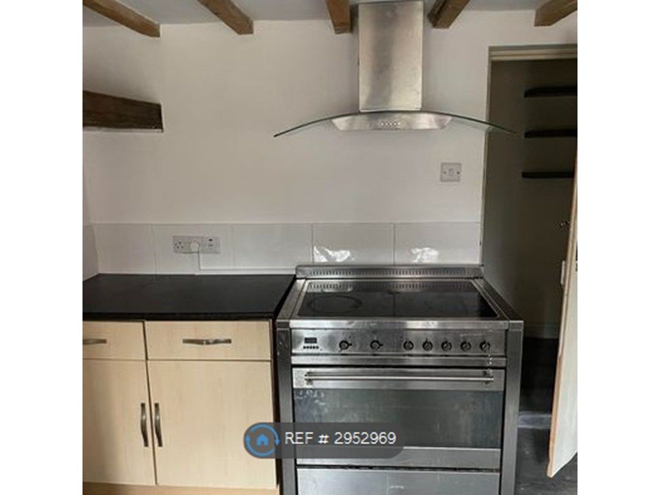 Property photo 3 of 27 Kitchen