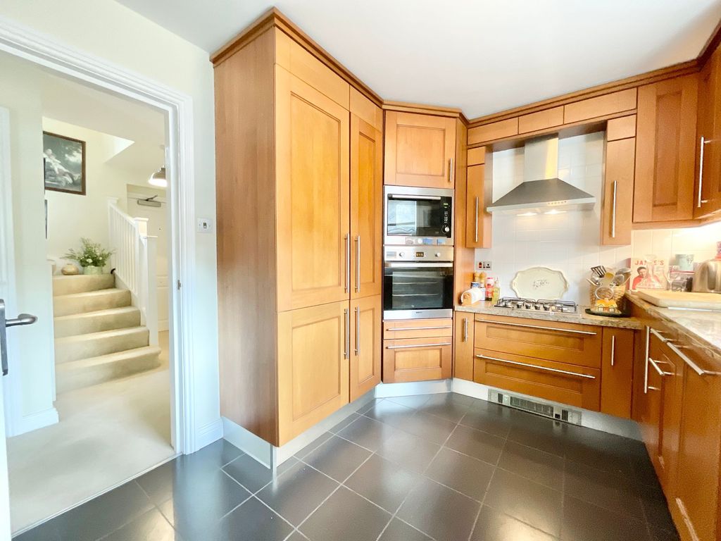 Property photo 3 of 26