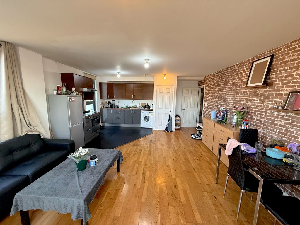 Property photo 1 of 8