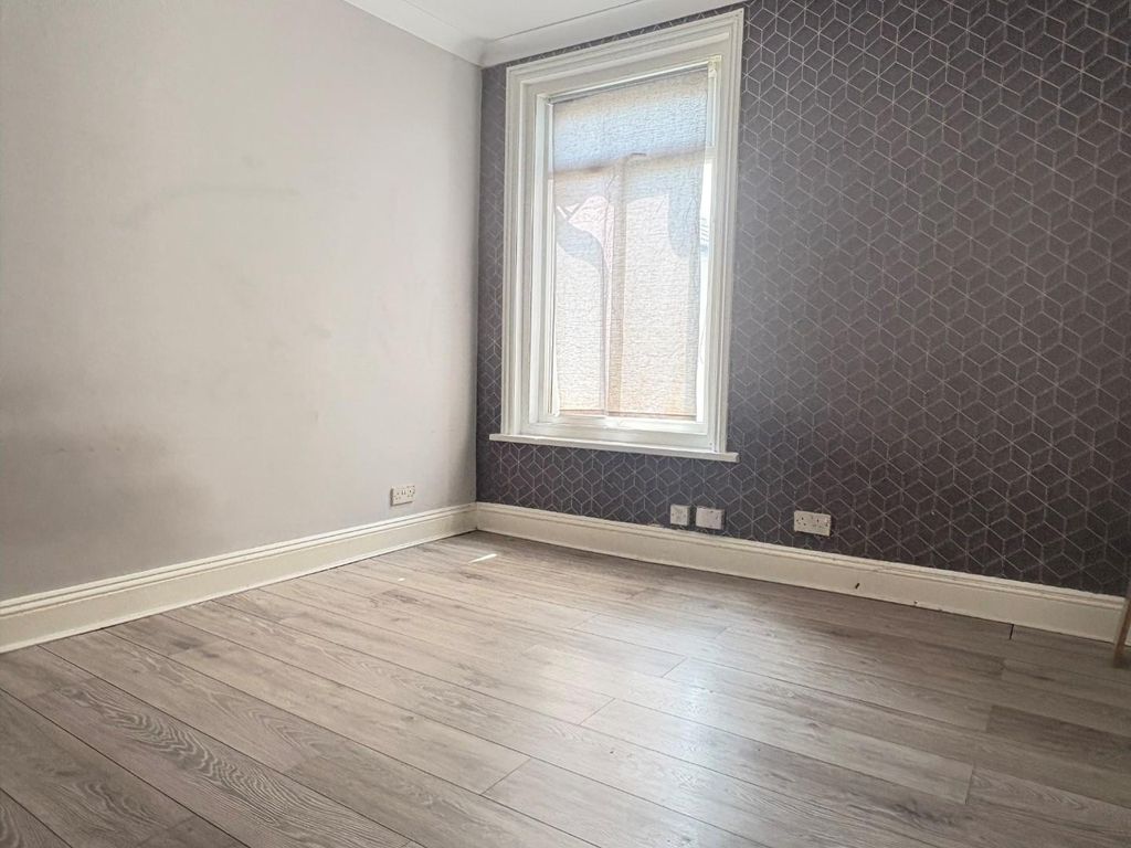 Property photo 3 of 9 2.Jpg