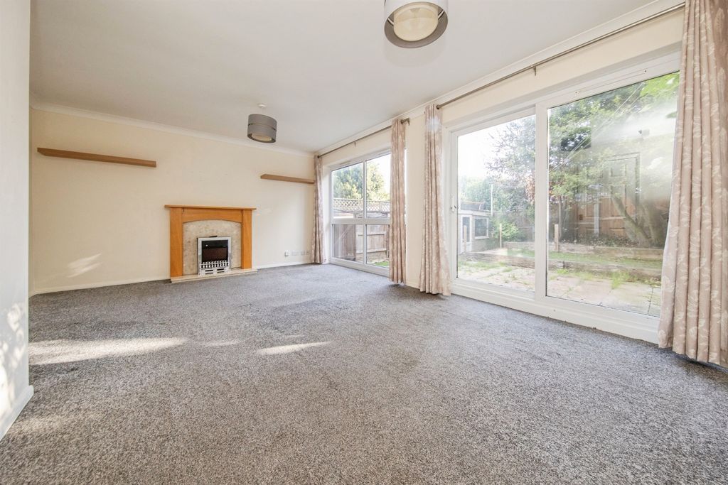 Property photo 2 of 19