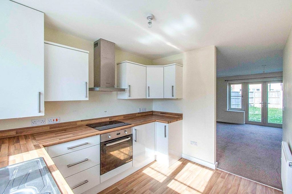 Property photo 2 of 9 Kitchen