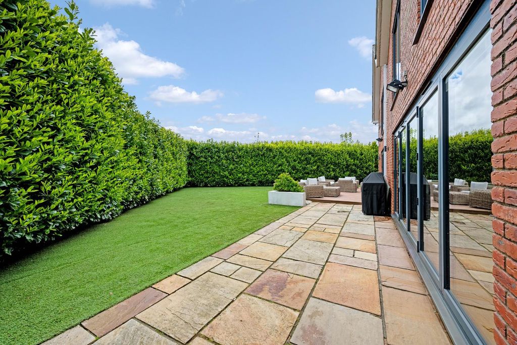 Additional image 36 of 6 bed property for saleMoorlands Court, Darwen BB3