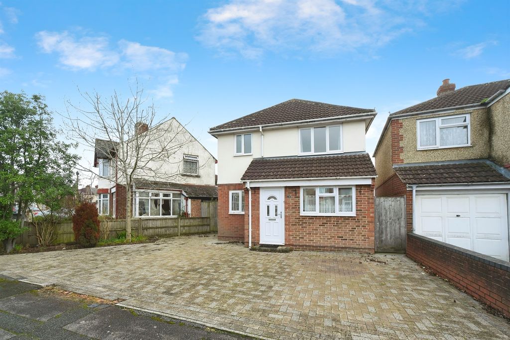 Property photo 2 of 18