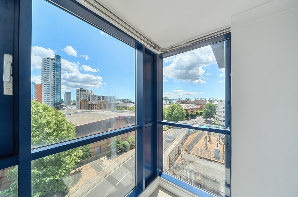 Property photo 1 of 11 1313688-23-68667E...