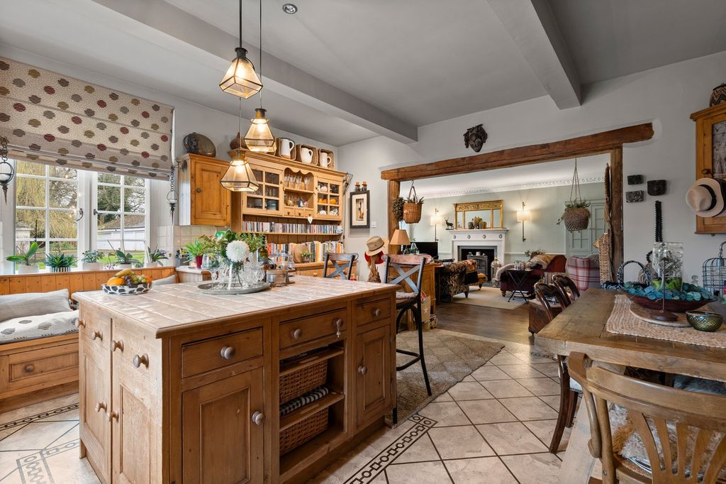 Property photo 3 of 30