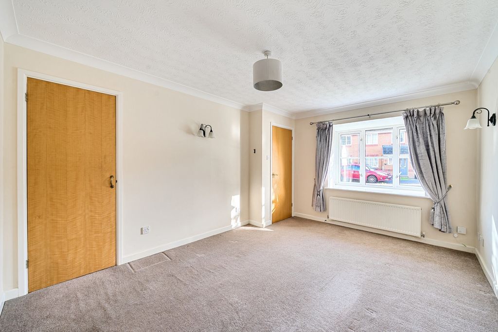 Property photo 3 of 14 1372050-10-69009B7E4Edd3