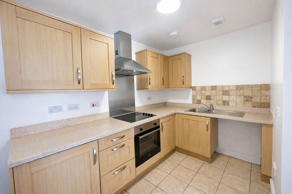 Property photo 2 of 8