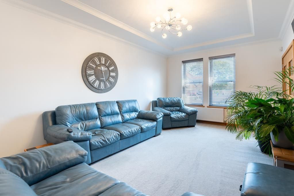 Property photo 2 of 30 Lev1477Pem Living Room.Jpg