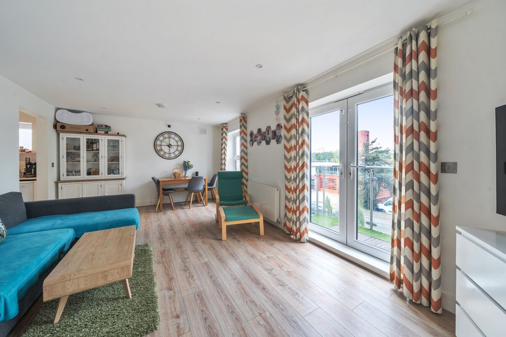 Property photo 2 of 12 1457257-7-6A06Efb...