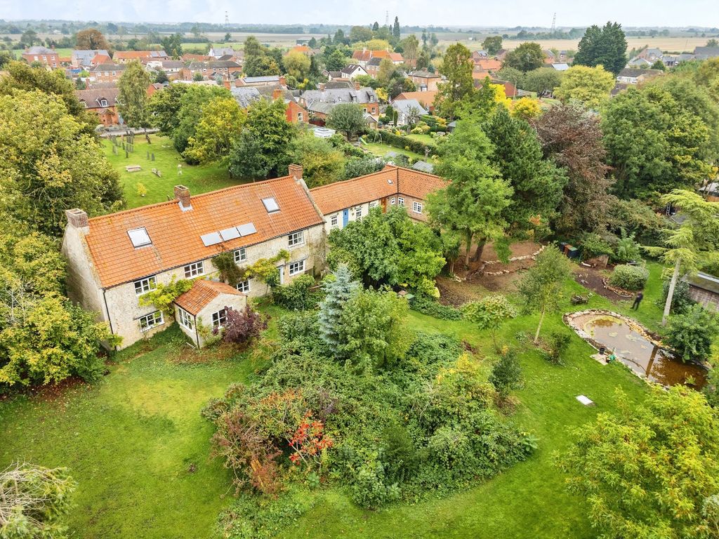 Property photo 1 of 34