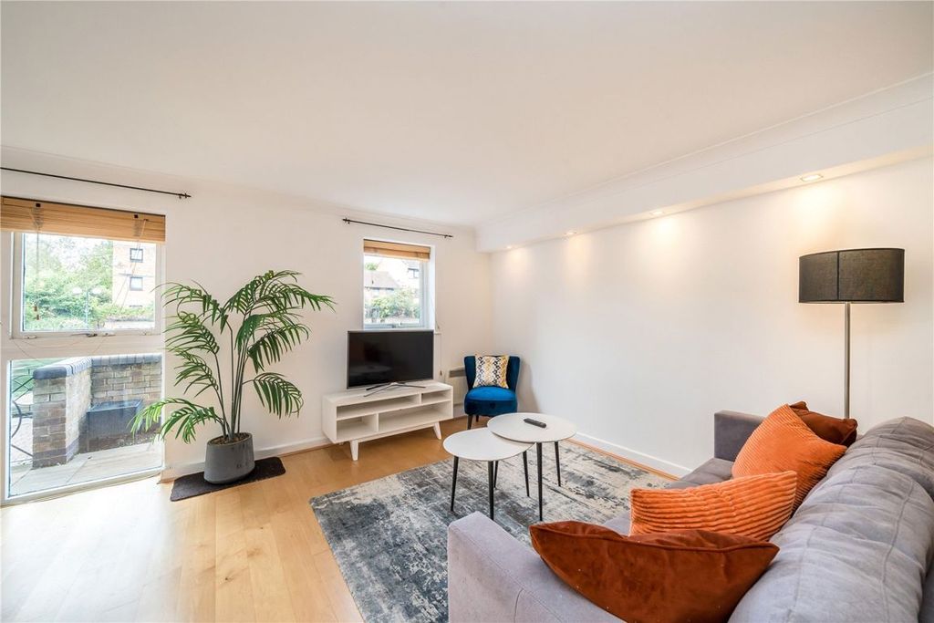 Property photo 2 of 10