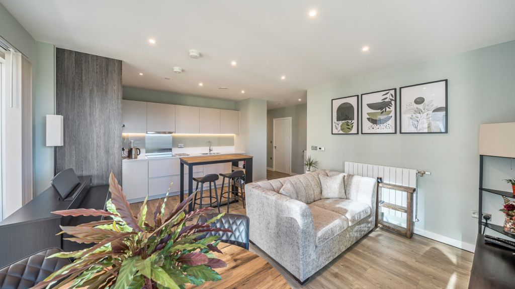 Property photo 3 of 19