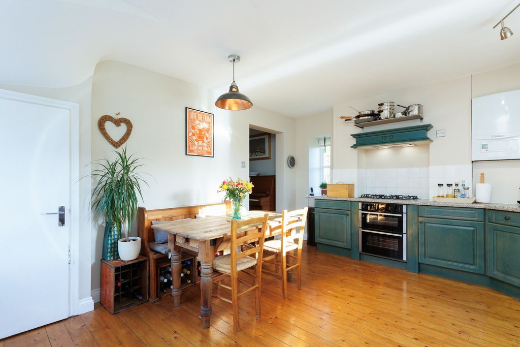 Property photo 3 of 13 4770832