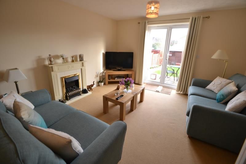 Property photo 2 of 16 Living Room_Med.Jpg