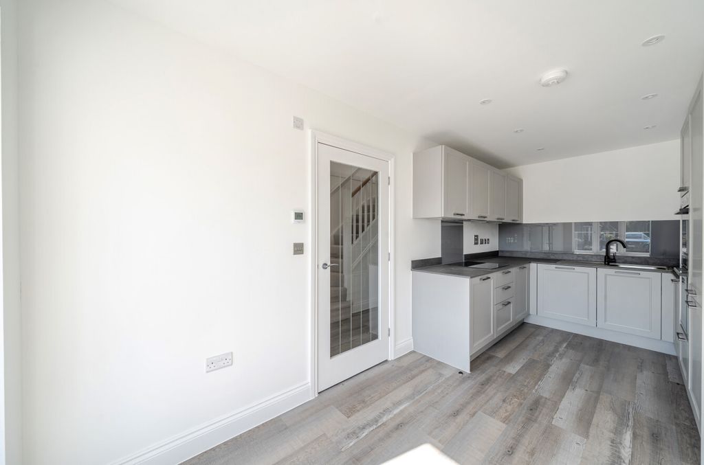 Property photo 3 of 13 1524597-24-1A10c2...