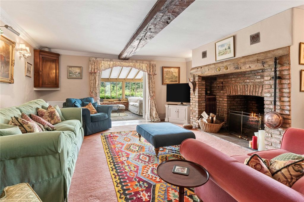 Property photo 3 of 34 Picture No. 23