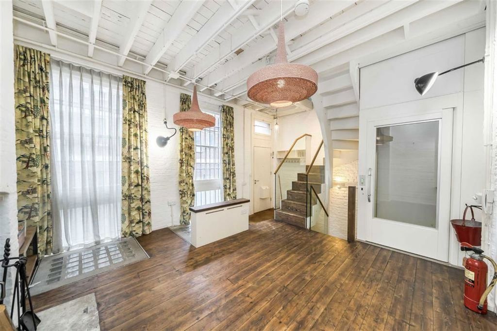 Property photo 3 of 18