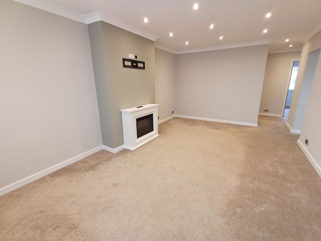 Property photo 3 of 11 Picture 3