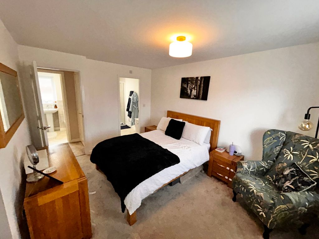 Property photo 3 of 22