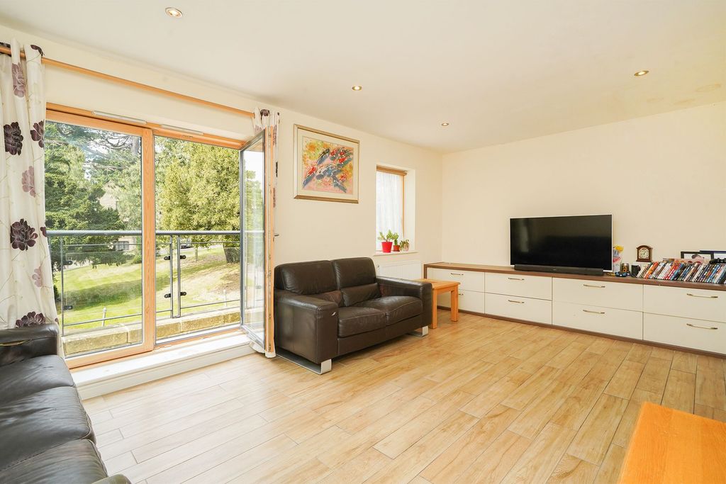 Property photo 2 of 19