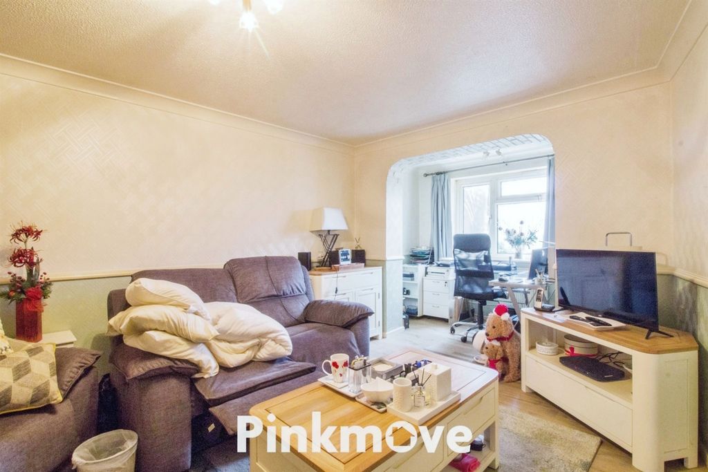 Property photo 2 of 22