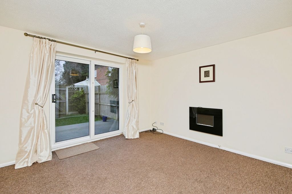 Property photo 3 of 13 Lounge.Jpg