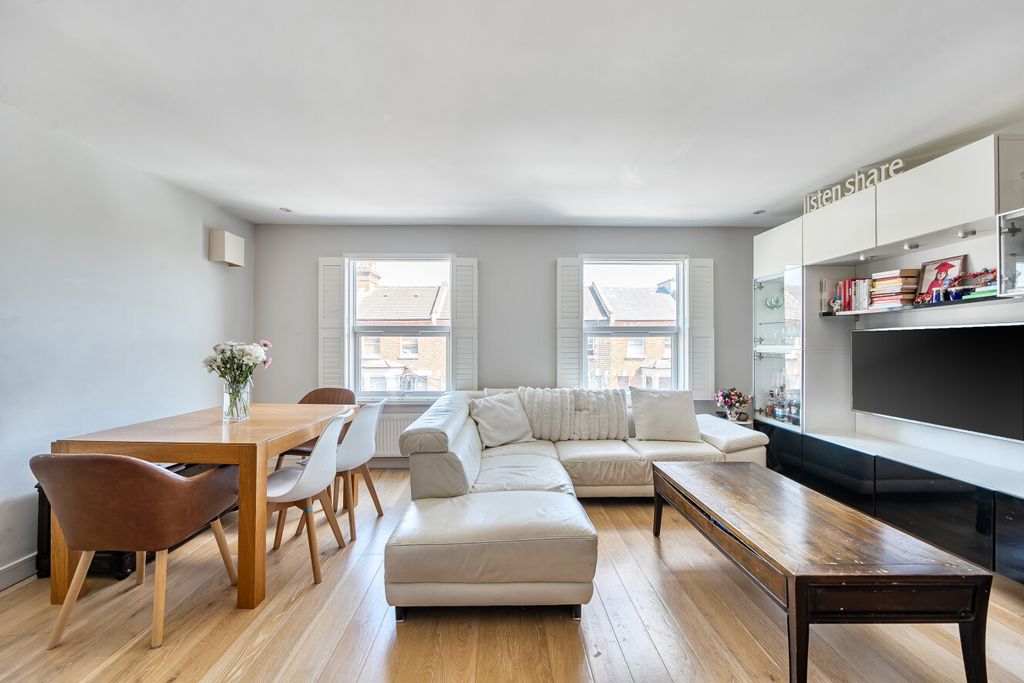 Property photo 1 of 17 1441393-16-69d910...