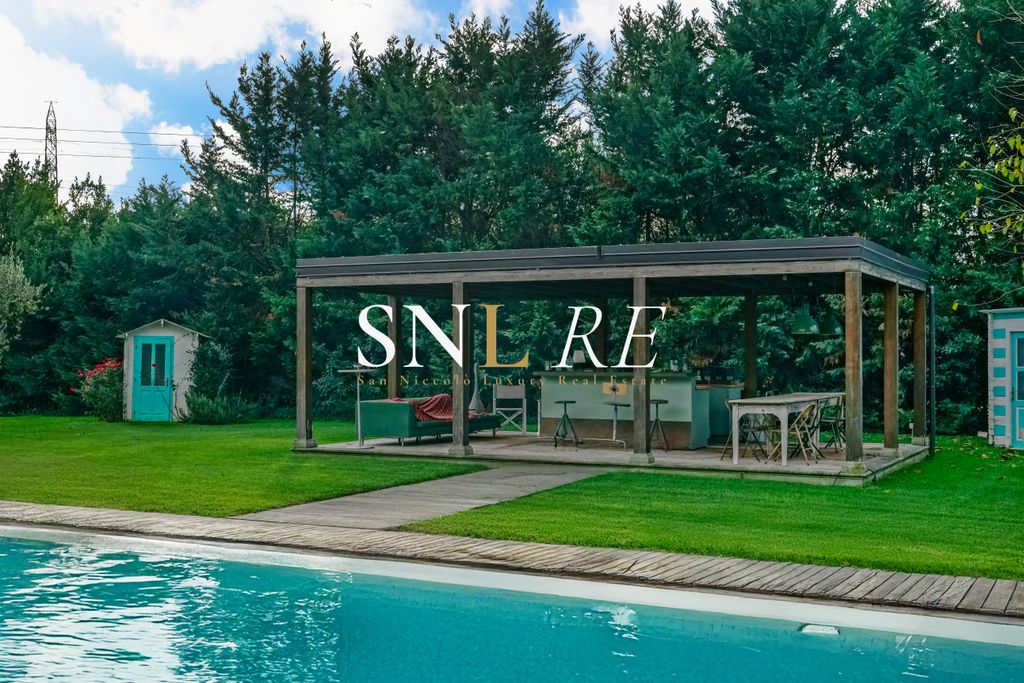 Property photo 2 of 23