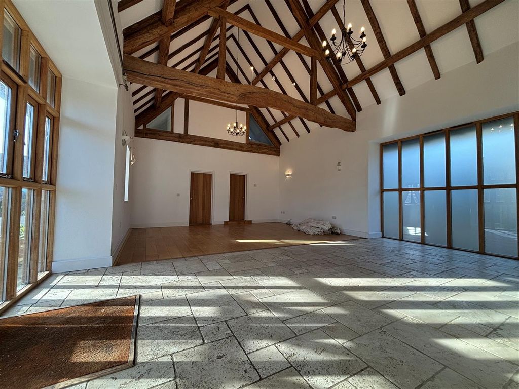 Property photo 2 of 17 Living/Dining Room