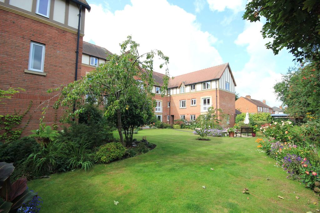 Property photo 1 of 11