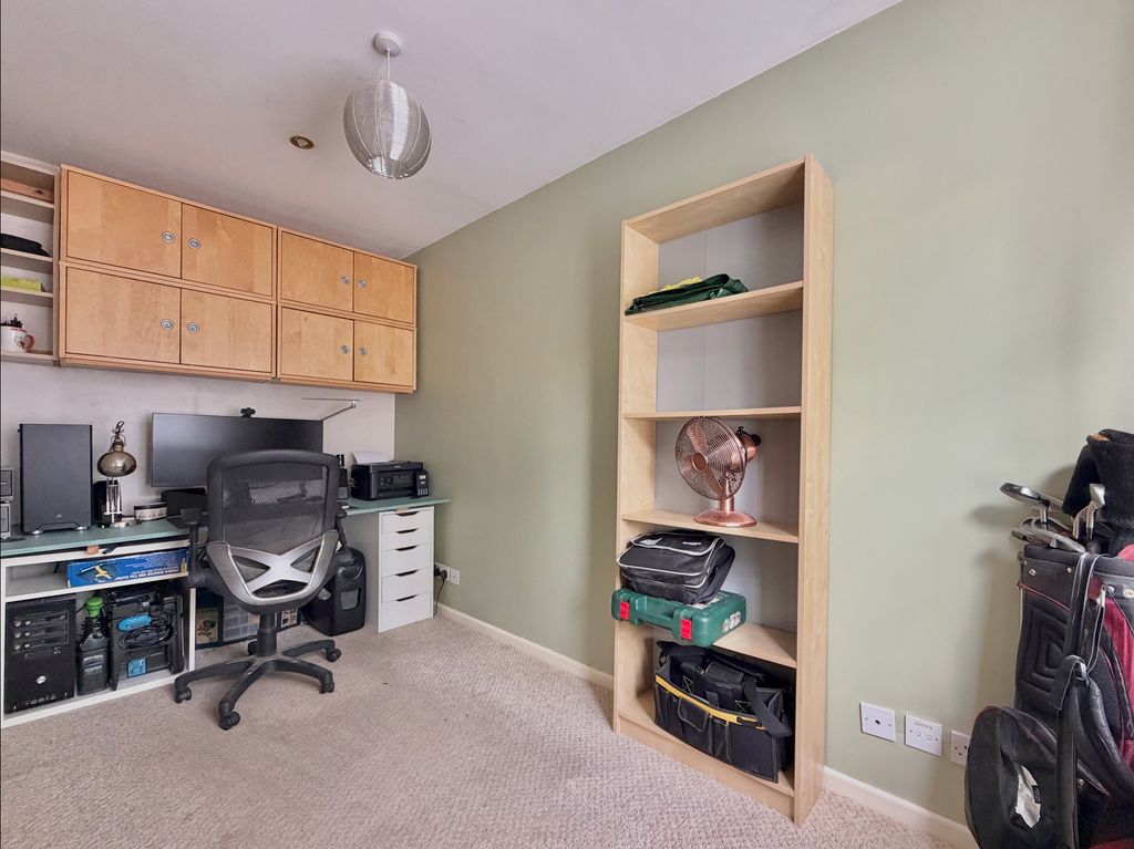 Property photo 3 of 22 Office