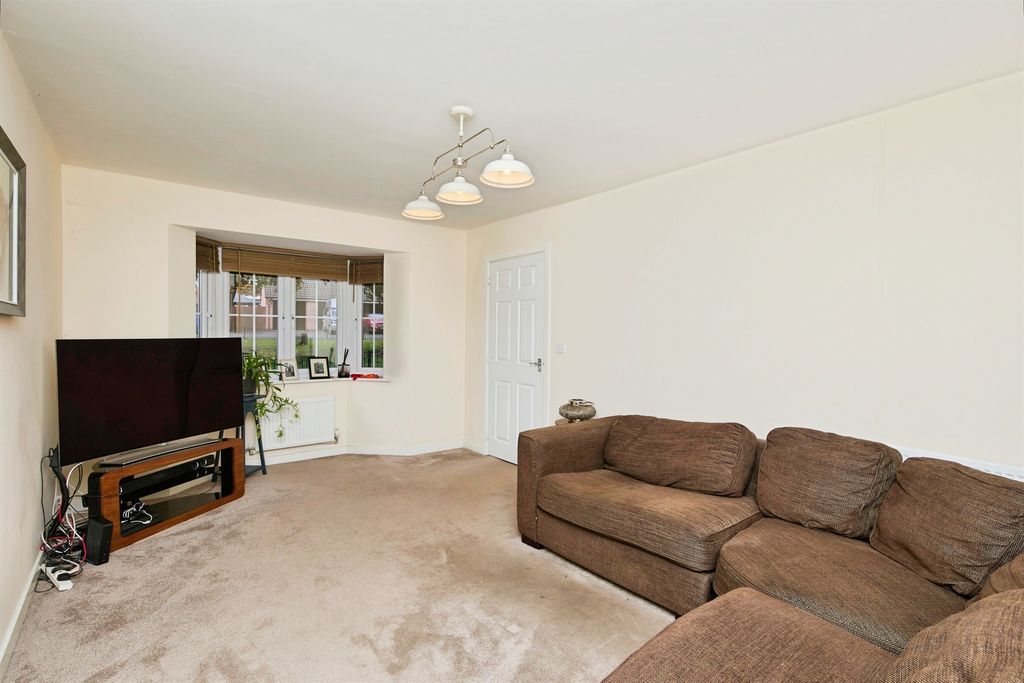 Property photo 2 of 17