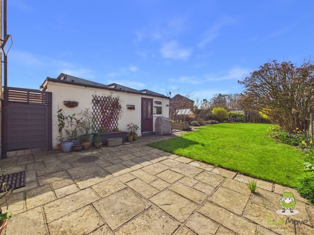 Property photo 2 of 18 Back Garden Emilydimelowewemovewhitchurchandnantwi