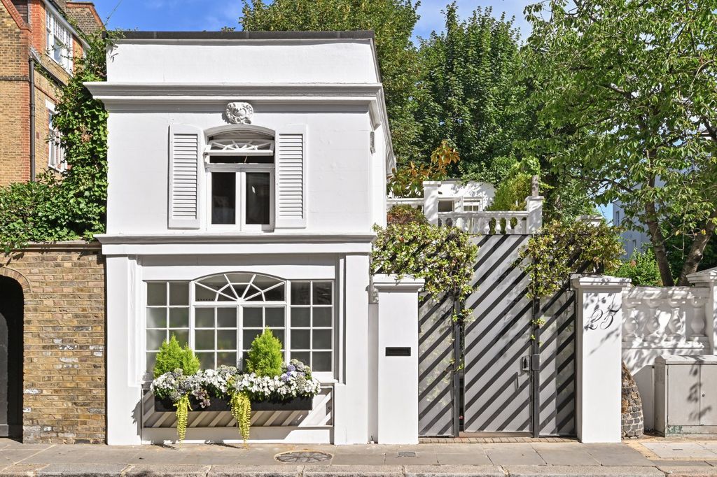 Property photo 1 of 24 Exterior