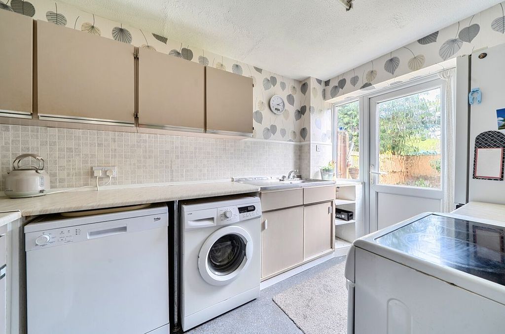 Property photo 3 of 12 1446267269E2469Dd63Bc