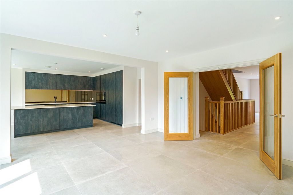 Property photo 2 of 18 Kitchen/Dining/Snug