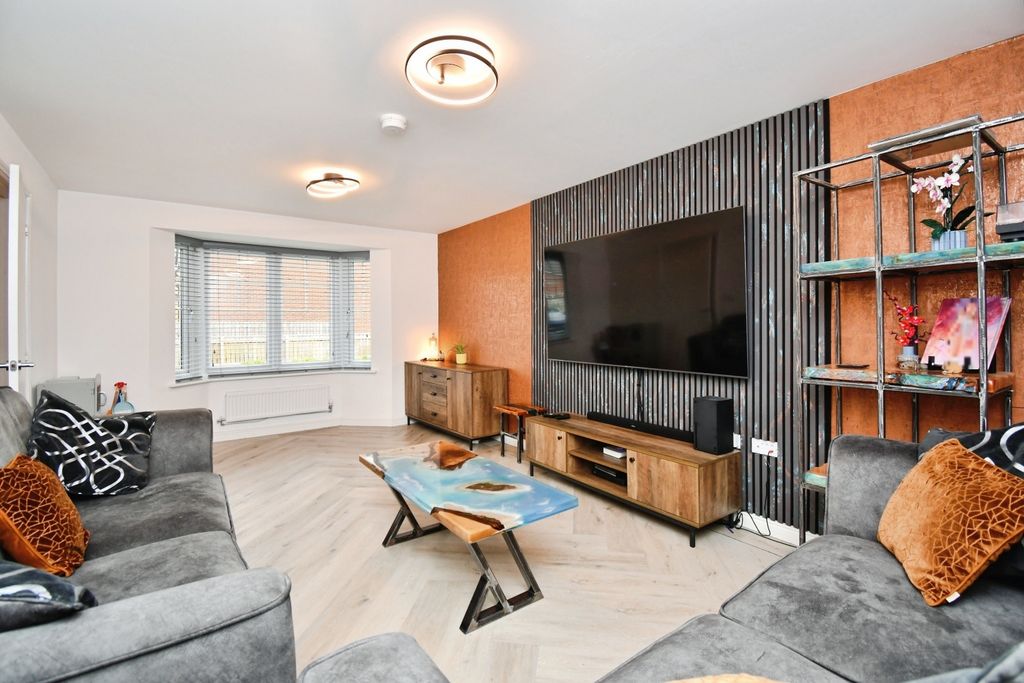 Property photo 2 of 19 Pbox-Img.Jpg