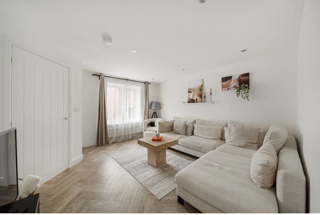 Property photo 3 of 19 3460083