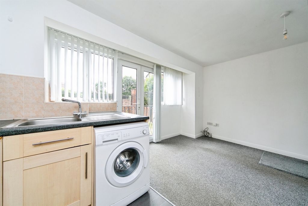 Property photo 2 of 17