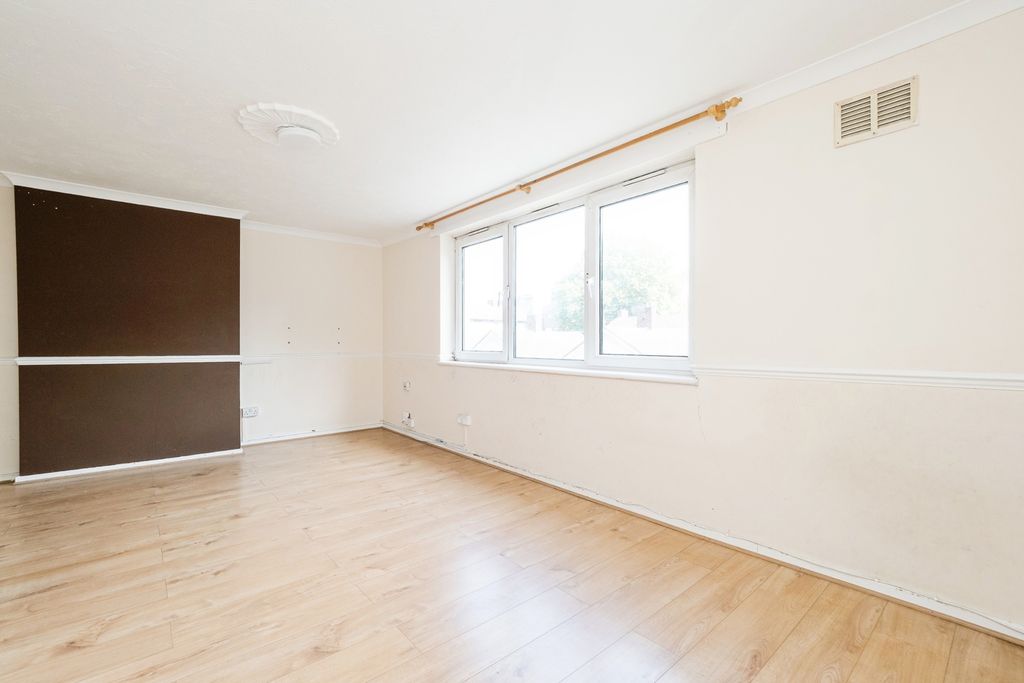 Property photo 3 of 16 Photo