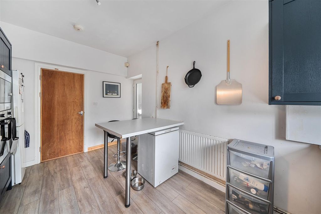 Property photo 3 of 25 1375459-9-690c7A02Ef3E7.Jpg