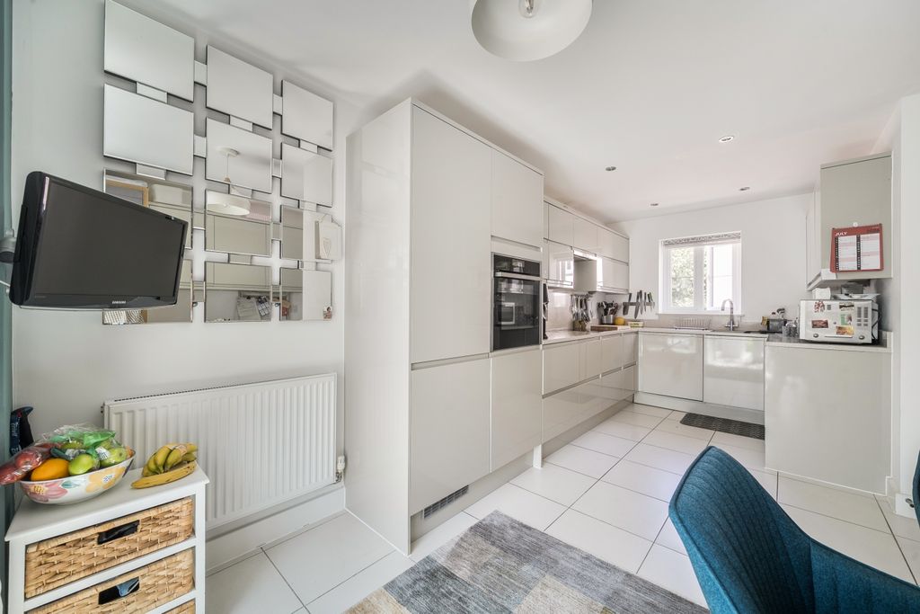 Property photo 2 of 25 1495569-9-6A5A5184Ada46
