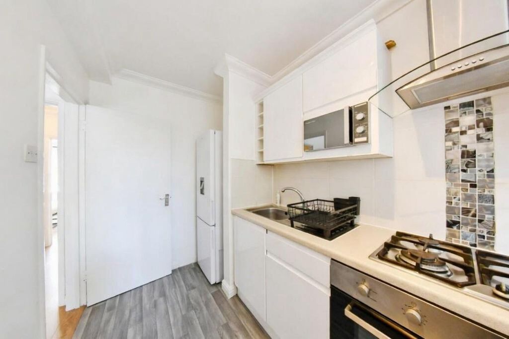 Property photo 3 of 6