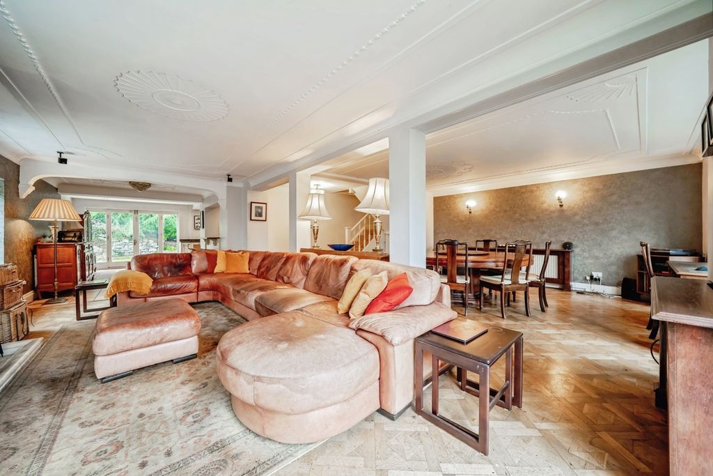 Property photo 3 of 20 Lounge/Dining Room