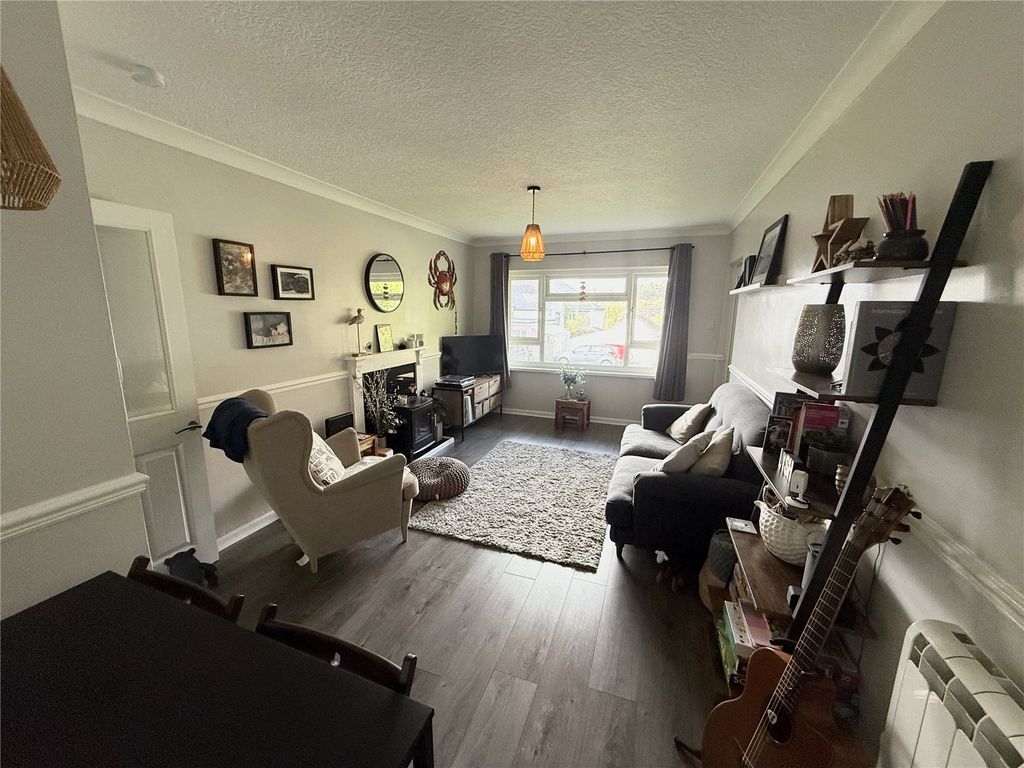 Property photo 2 of 8 Picture No. 16