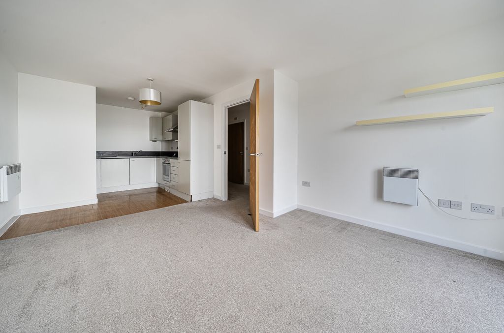 Property photo 2 of 16 1423248-12-69B038...