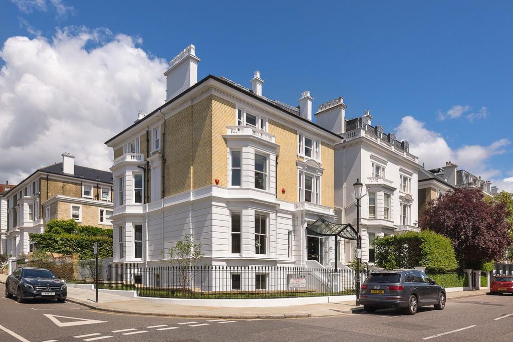 Additional image 29 of 8 bed detached house to rentUpper Phillimore Gardens, Kensington, London W8