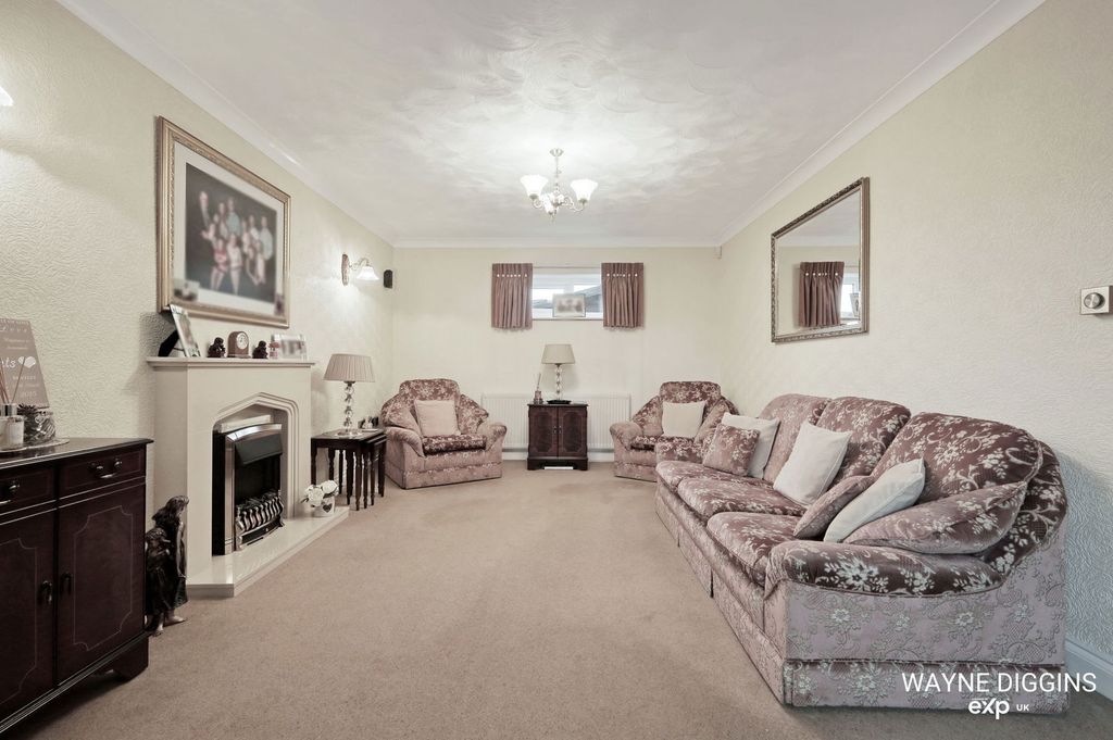 Property photo 2 of 34